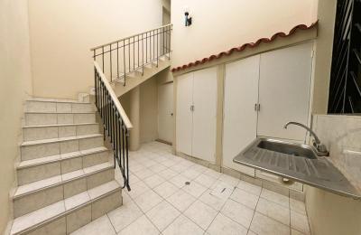 ALQUILER DE CASA EN CALLE LOS SAUCES, URB. SANTA VICTORIA